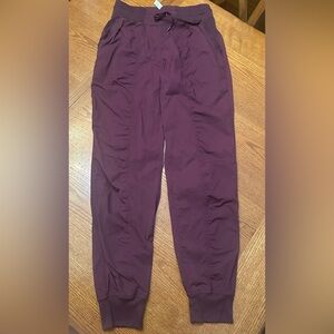 Women’s CRZ Yoga Studio burgundy joggers size S